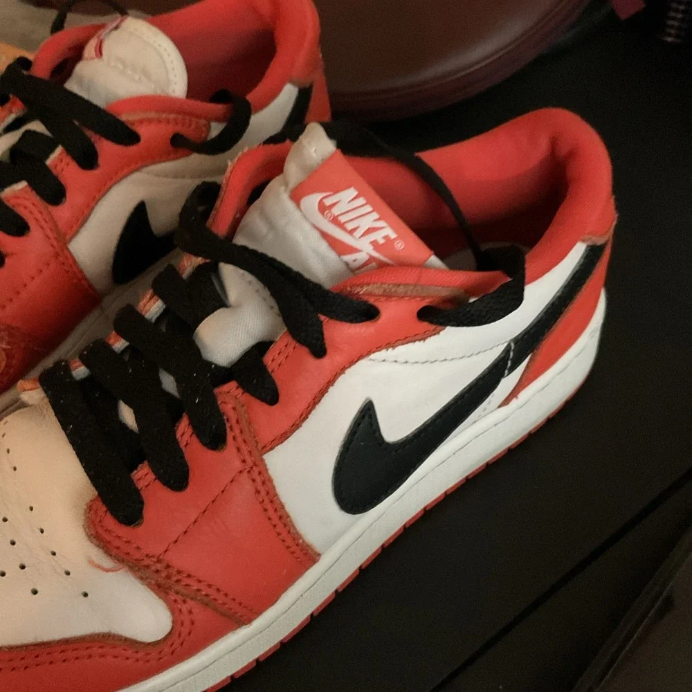 Nike Air Jordan 1 Low OG Size 7Y (GS) Starfish Orange White Black CZ0858-801